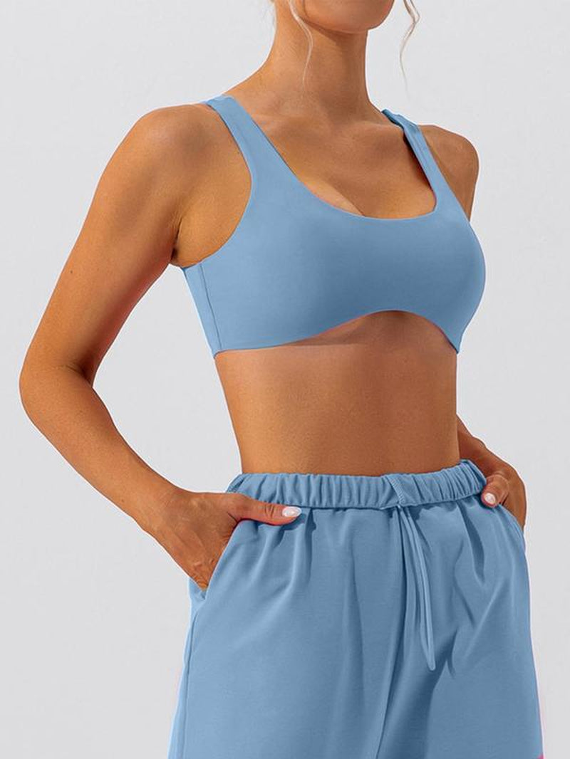 AeroFlex Wireless Sports Bra – Breathable, Supportive & Ultra-Comfortable